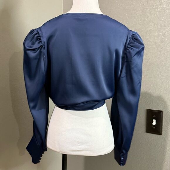 WAYF Blur Satin Wrap Crop Top Long Sleeve NWT - Picture 6 of 12